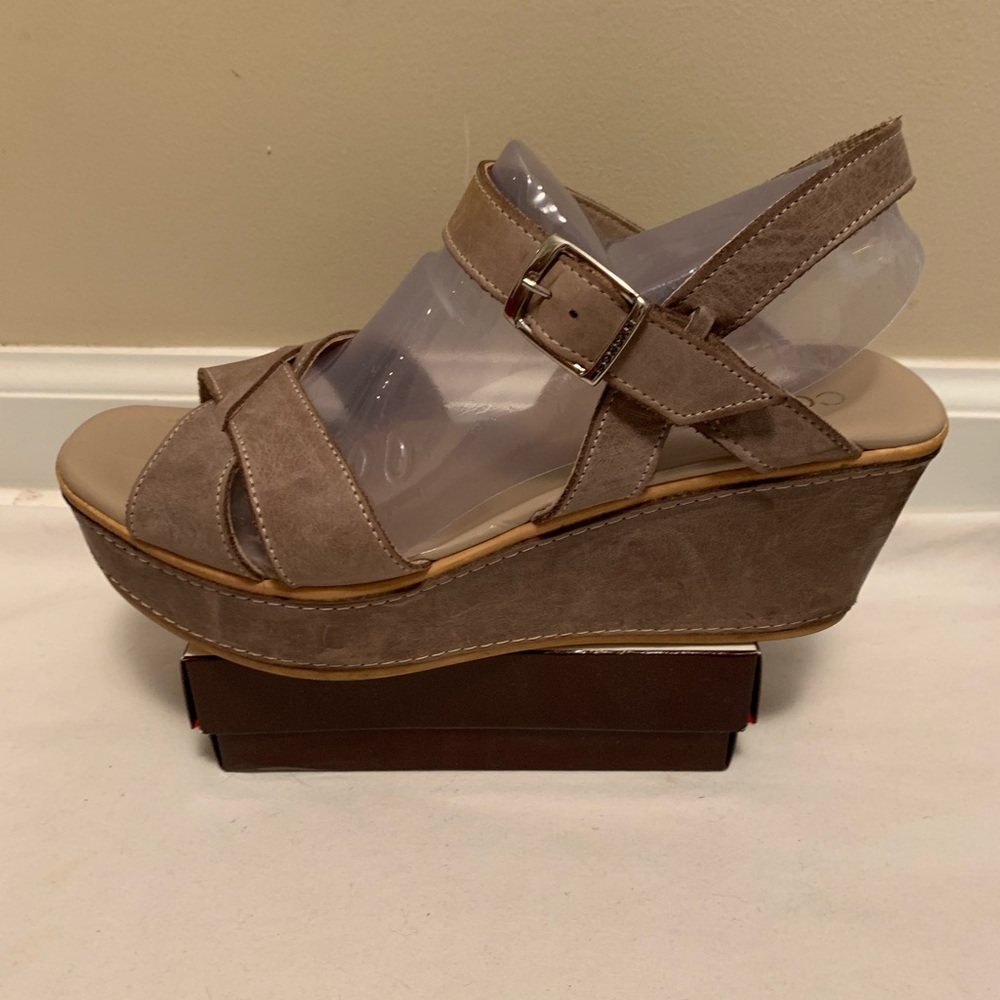 Cordani tan platform sandals 40 / 9.5